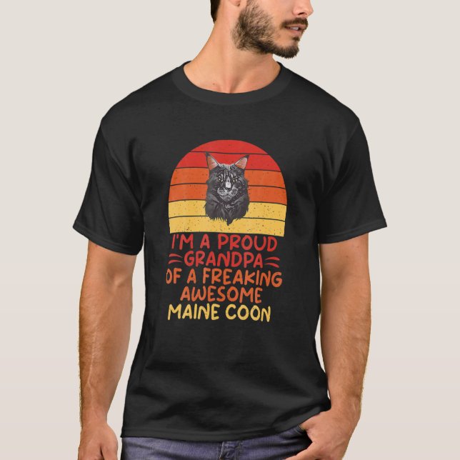 Im A Proud Grandpa Of A Freaking Awesome Maine Coo T Shirt (Framsida)