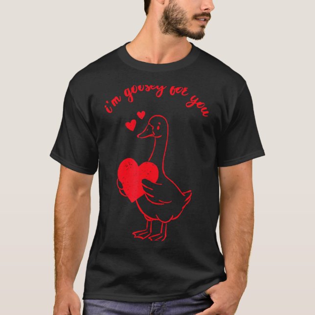 I'm Goosey For You Valentine Goose Hearts Minimal  T Shirt (Framsida)
