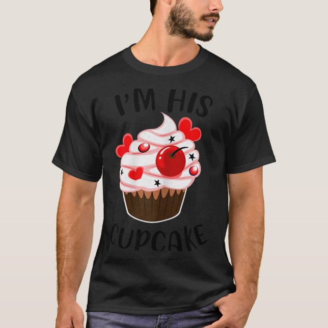 I'm His Cupcake I'm Her Studmuffin Valentine Match T Shirt (Framsida)