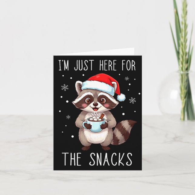 I'm Just Here For The Snacks Christmas Raccoon  Kort (Framsida)