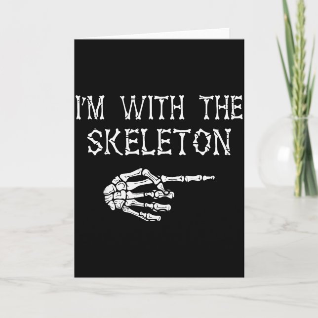 I'm With Skeleton Funny Couples Matching Halloween Kort (Framsida)