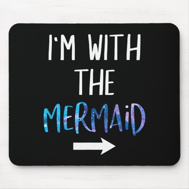 I'm With The Mermaid Funny Lazy Mermaid Halloween  Musmatta (Framsidan)