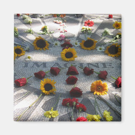 IMAGINE Mosaic, Strawberry Fält, NY - Magnet