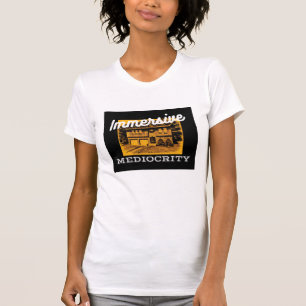 Immersive medelmåtta brännmärker: låg-krön i t-shirt