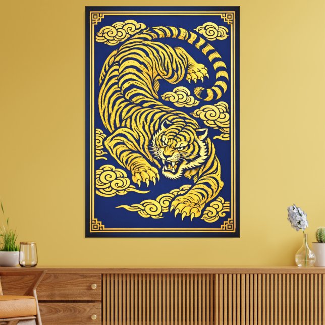 Imperial Tiger – Guld & Blå Canvastryck (Insitu (Vardagsrum))