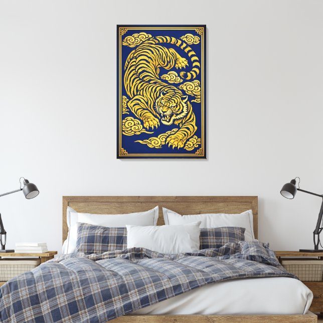 Imperial Tiger – Guld & Blå Canvastryck (Insitu (sovrum))