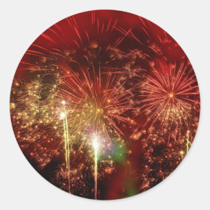 Imponerande Red Fireworks Runt Klistermärke