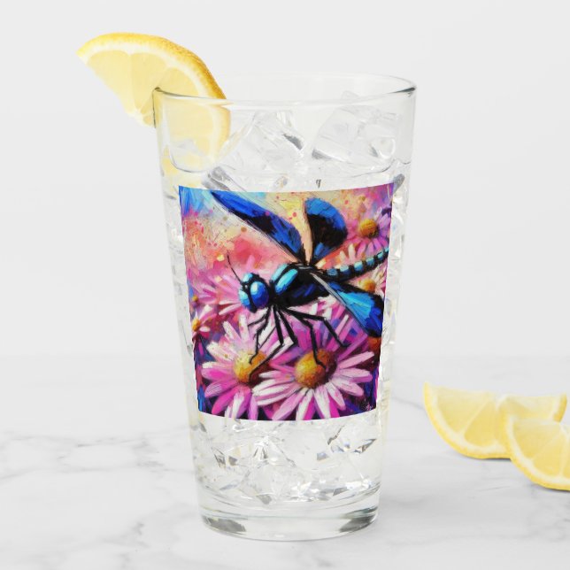 Impressionistisk dragonfly på Rosa Daisy Blommigt Glaskopp (Framsida Ice)