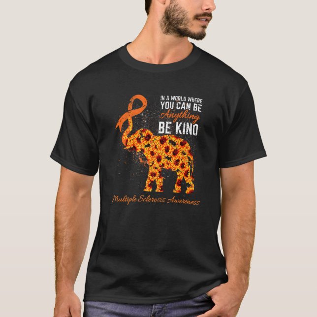 In A World Where You Can Be Anything Be Kind Multi T Shirt (Framsida)