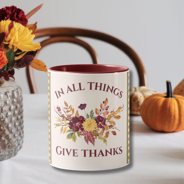 In All Things Give Thanks Burgundy Gold Damask Mugg (Skapare uppladdad)