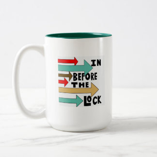 'In before the Lock' Logotyp Mugg