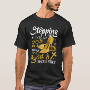 In i min 55:e födelsedag med gudars Grace och T Shirt