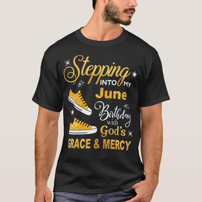 In i min nybörjarfödelsedag med gudars Grace och T Shirt (Framsida)