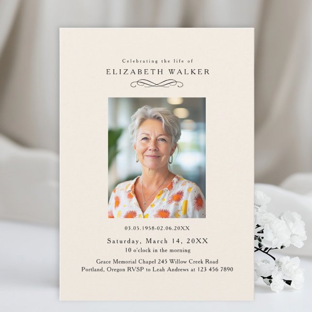 In Loving Memory Beige Foto Begravningsinbjudan Inbjudningar (In Loving Memory Beige Photo Funeral Invitation)