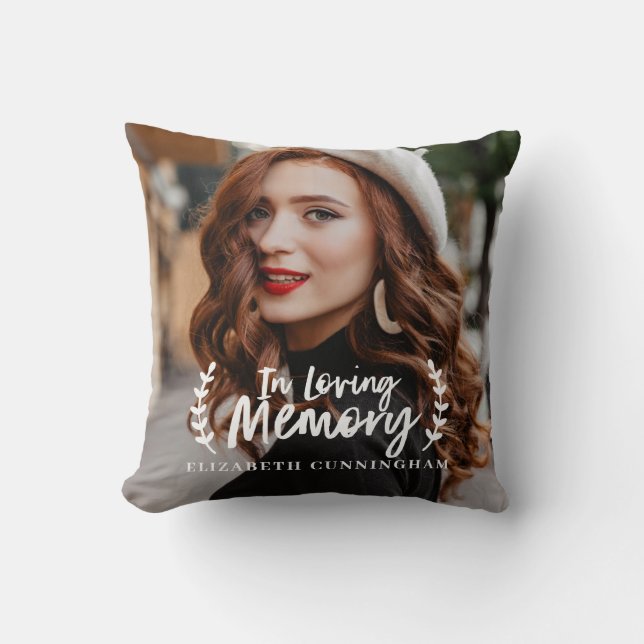 In Loving Memory Cursive Foliage Photo Memorial Kudde (Framsida)