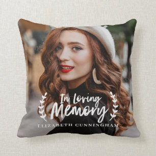 In Loving Memory Cursive Foliage Photo Memorial Kudde