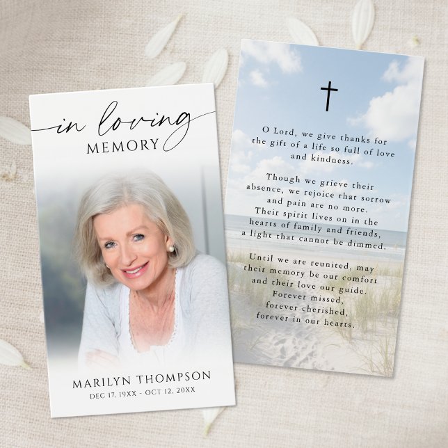 In Loving Memory Photo Beach Cross Prayer Cards Visitkort (Skapare uppladdad)