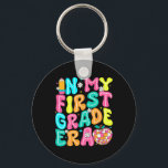 In My First Grade Era Teacher Kid Back To School 1 Nyckelring<br><div class="desc">In My First Grade Era Teacher Kid Back To School 1st Grade</div>