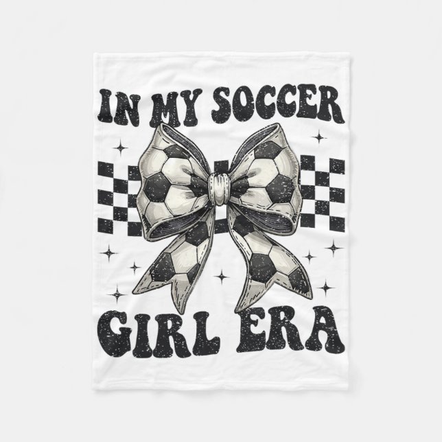 In My Soccer Girl Era Coquette Bow Soccer Girl  Fleecefilt (Framsidan)