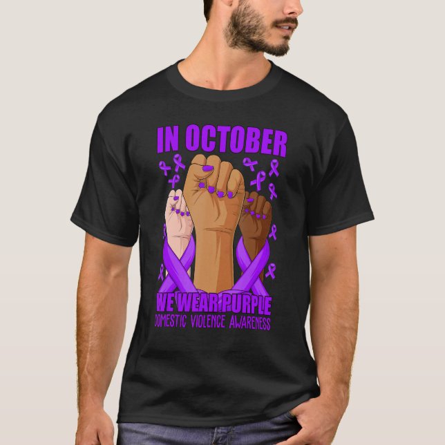 In October We Wear Purple Domestic Violence Awaren T Shirt (Framsida)