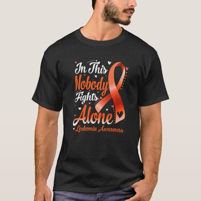 In This Family Nobody Fight Alone Leukemia Awarene T Shirt (Framsida)
