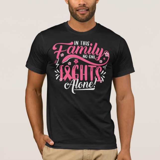 In this Family Nobody Fights Alone  T Shirt (Framsida)
