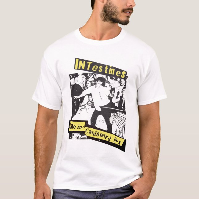 Inälvaliv i en kartong t-shirt (Framsida)