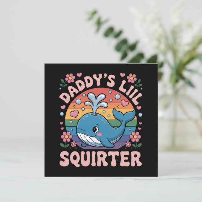 Inappropriate Daddy's Lil Squirter Embarrassing Inbjudningar (Stående Fram)