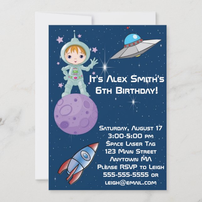 Inbjudan för födelsedag för brunettflickaastronaut (Framsida)
