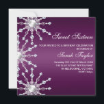 Inbjudan för födelsedag för lila- &<br><div class="desc">Elegant inbjudan för födelsedag för lila- & vitShimmerSnowflake</div>