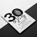 Inbjudan till 30 och Vänd foto-30års födelsedag<br><div class="desc">Snyggt redigerbar inbjudan till 30års födelsedag med 30 och flirty,  en stor 30 med ett foto inuti noll,  med svart teckensnitt över en klassisk vit bakgrund och en födelsedagsfirandemall som är enkel att anpassa.</div>