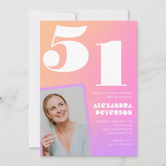 Inbjudan till 51-årsfirande med rosa gradient Retr (Framsida)