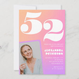 Inbjudan till 52-årsfirande med rosa gradient Retr