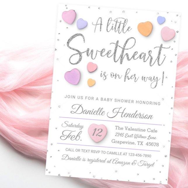 Inbjudan till Baby Shower-gäst för alla hjärtans h (Girl Valentine baby shower invitation with cute fancy hearts. )