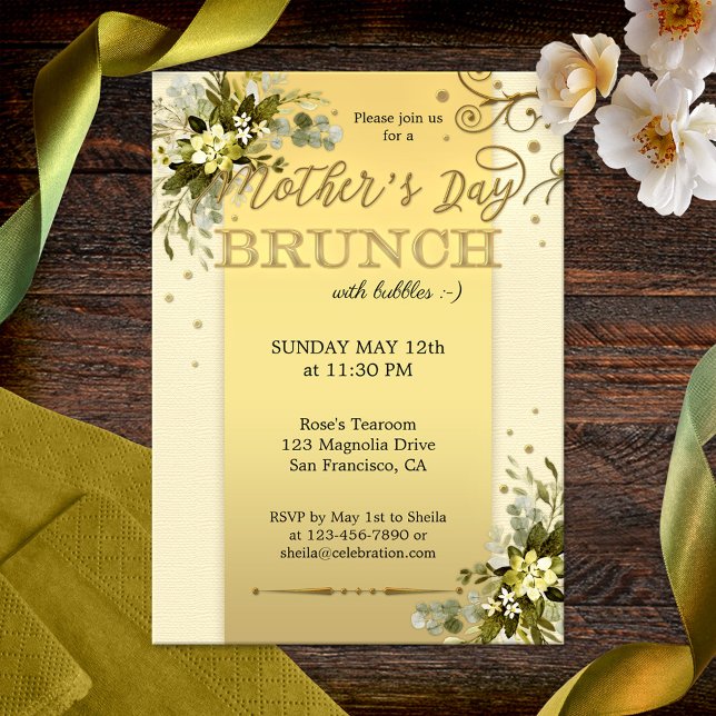 Inbjudan till Blommigt Mors dag Brunch guld (Elegant Mother's Day Brunch invitation featuring a gold stylized design with watercolor leaves)