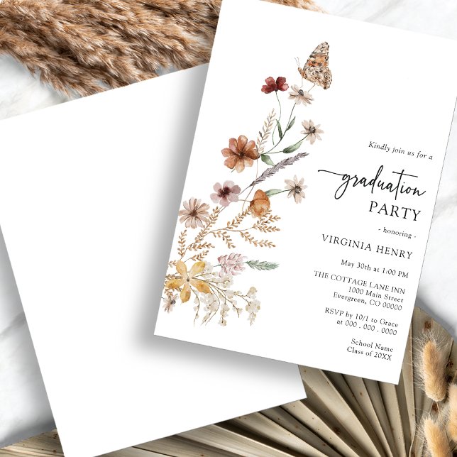 Inbjudan till Blommigt-partiet i Studenten (Graduation Floral Party Invitation with Butterfly by Painted Paperie
)