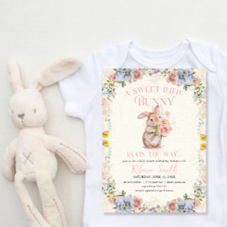 Inbjudan till blommigt Söt lilla lilla lilla lilla