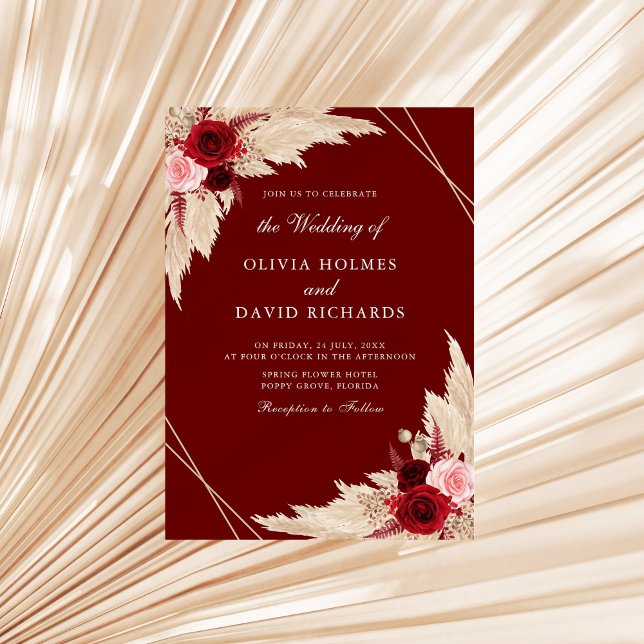 Inbjudan till Burgundy Ro och Pampas Grass Wedding (Burgundy Roses and Pampas Grass Wedding Invitation on a sunny neutral dry palm leaf)