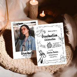 Inbjudan till Doodle Stil Hand plockade Studenten