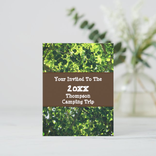 Inbjudan till familjens campingutflykt med gröna b (Stående Fram)