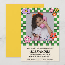 Inbjudan till flickas 8-årsdag Retro Groovy Blommo