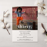 Inbjudan till fotofoto för vintage Play 30års föde<br><div class="desc">Den här vintage 30års födelsedag-festinbjudan är perfekt för vilken födelsedagsfest som helst, oavsett om du planerar en minnesfil i resa eller bara vill visa ett lustigt foto av din barndom. Byt ut fotot mot ett av dina egna barndomsfoton och anpassa texten efter dina önskemål. Kortets baksida är en struktur till...</div>