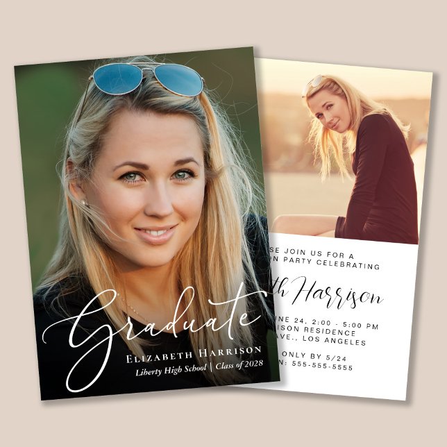 Inbjudan till fotoStudentfest i elegant Script (An elegant photo graduation party invitation to celebrate the graduate's achievements)