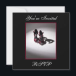 Inbjudan till Glam Red Födelsedagsfest Shoe Square<br><div class="desc">En inbjudan till födelsedagspresent eller cocktail som visar ett foto på glamorösa röda party-skor och en glitzy cocktail-skakare. Denna inbjudan är helt och hållet anpassad och typsnitt/text på framsidan och baksidan kan ändras.</div>