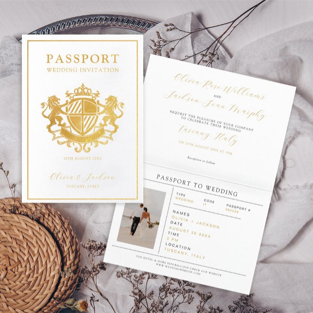 Inbjudan till Guld Passport Destination Wedding Folierat Kort (Skapare uppladdad)