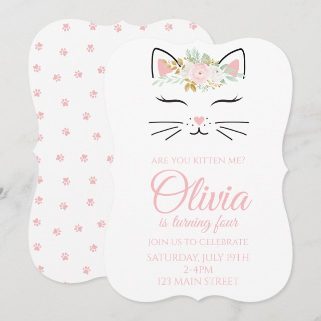 Inbjudan till kattungens födelsedag med blommig ka (Fram/baksida)