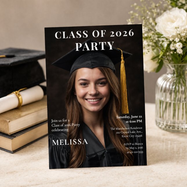 Inbjudan till Klass 2026:s fotofest (Modern class of 2026 graduation party invite with clean magazine style editable design)