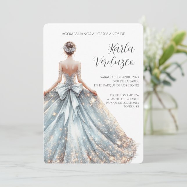Inbjudan till ljusblå quinceañera (Stående Fram)