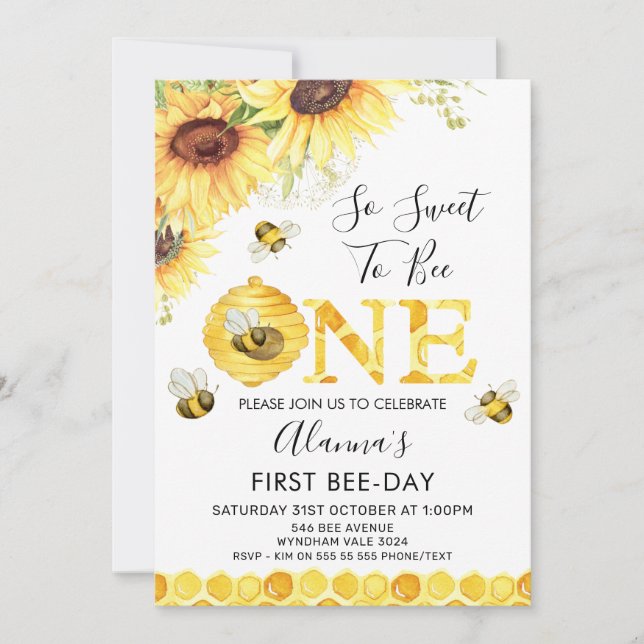 Inbjudan till solblommor Bee First Bee Birthday Bi (Framsida)