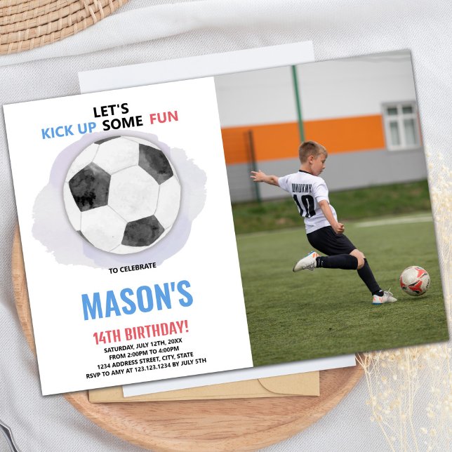 Inbjudan till sommardag i mitten av Boll med foto (Center Ball Soccer Birthday Invitations with photo)